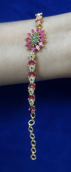 Picture of Pink stone floral design bracelet